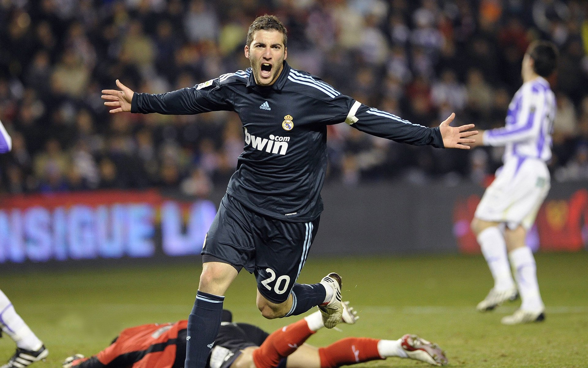 女子200混德国新秀游出好成绩，德国女子100米运动员