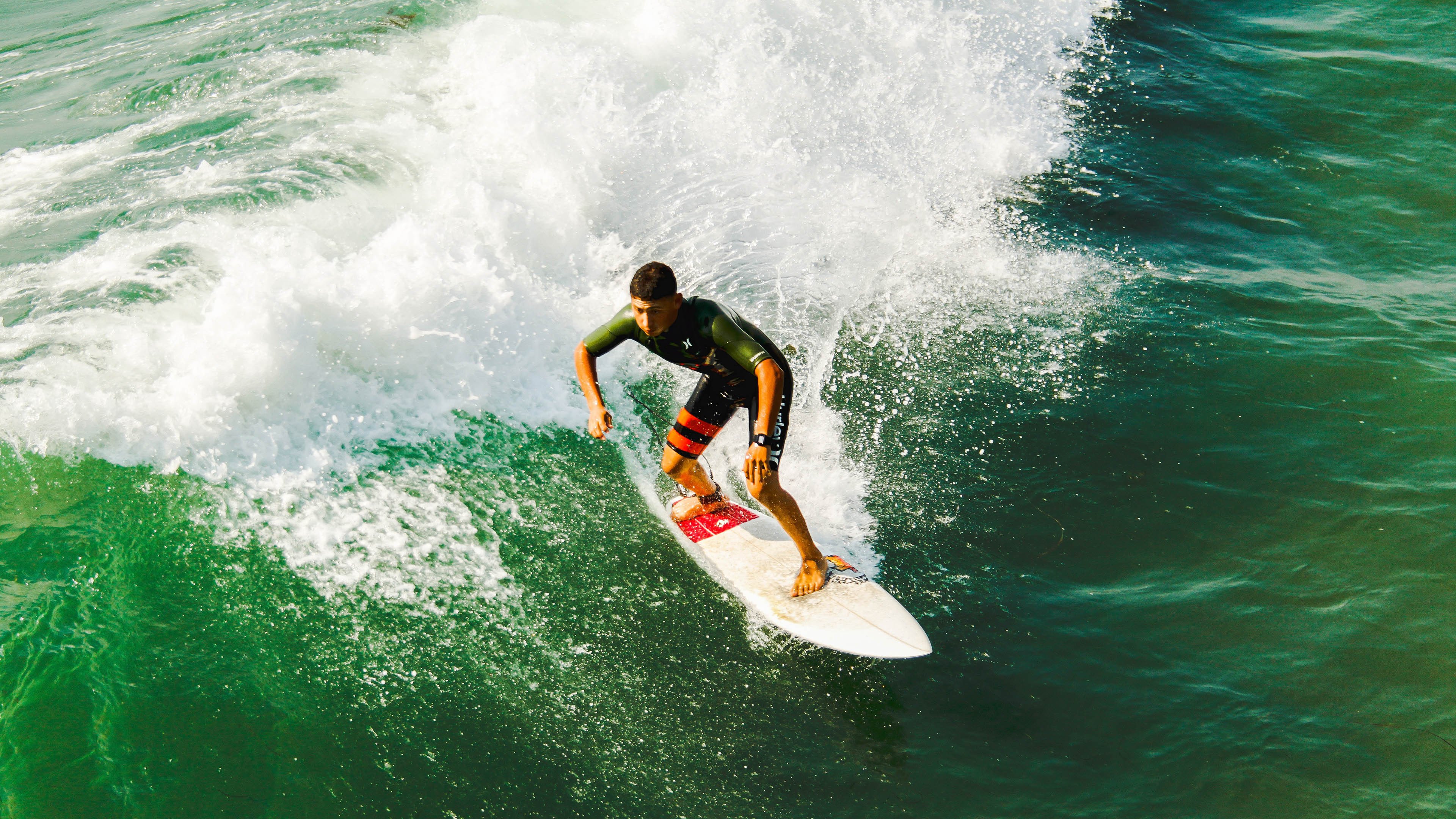 巴萨短传配合打破僵持场面,巴萨精彩配合